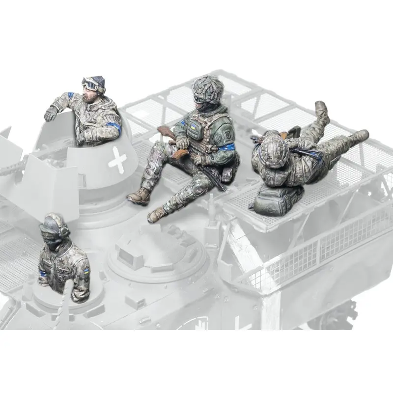 Afv Hf772 1/35 Ukrainian Ypr-765 Pri.50 Apc Crew 4 Figures 2