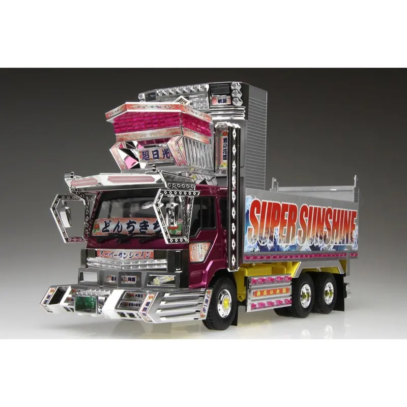 Aoshima 020475 1/32 Super Sunshine Decorated Truck 1