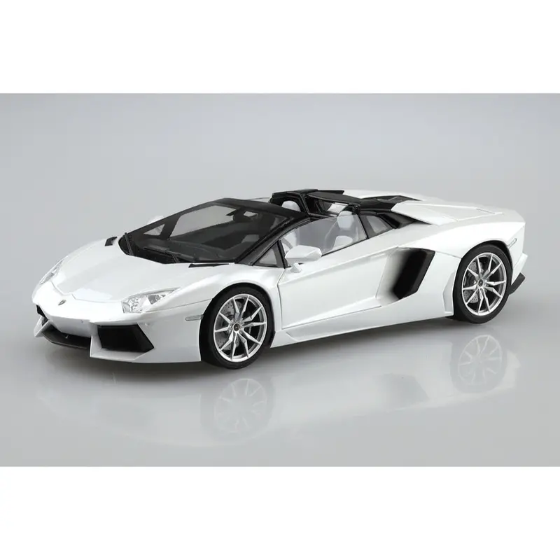 Aoshima 020476 1/24 Lamborghini Aventador Roadster 1
