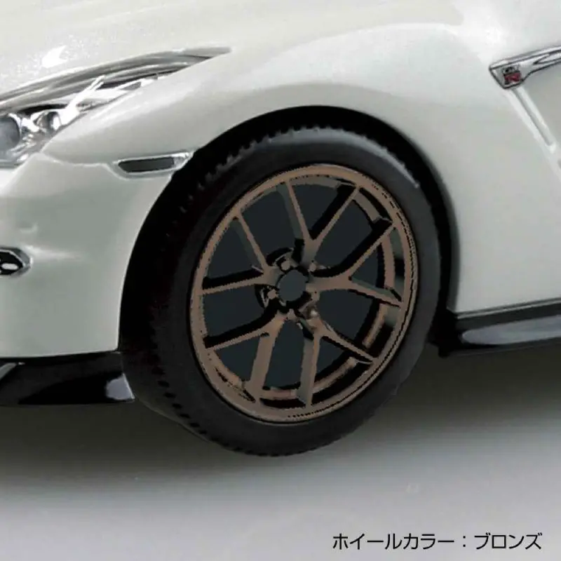 Aoshima 1/32 Snap Nissan R35 Gt-R 2024 Custom Wheel Brilliant White Pearl 2