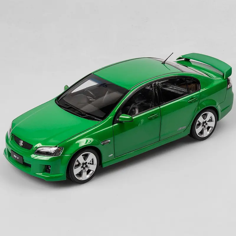 Authentic Collectibles Acd18hve1m 1/18 2006 Holden Ve Commodore Ss V Atomic Green 1