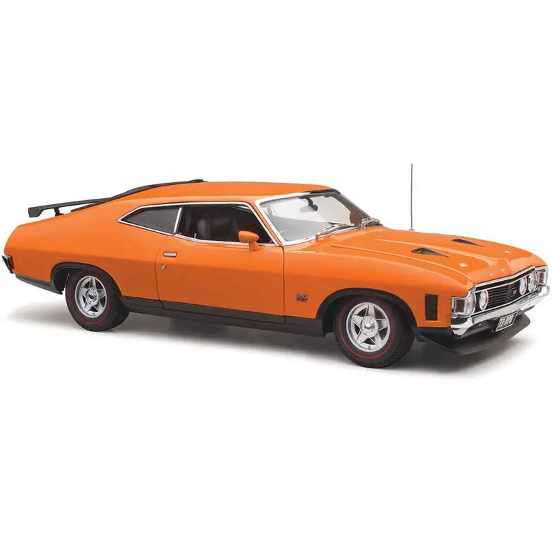 Classic Carlectables 18883 1/18 Ford Xa Falcon Rpo83 Macrobertson’S Old Gold 1