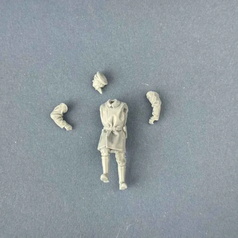 Copper State Models F35-062 1/35 British Dispatch Rider Pushing His Motorcycle 2