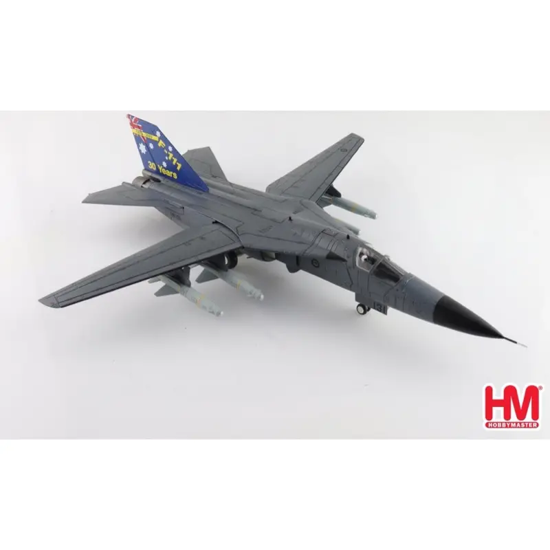 Hobbymaster 3033 1/72 F-111C Pig A8-131 Raaf (1973-2003) (With 4 X Agm-142) 1