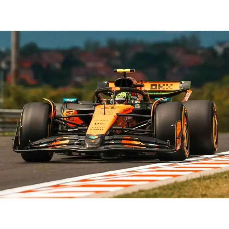Minichamps 537253104 1/18 Mclaren Mcl39 Winner Hungarian Gp 2025 Lando Norris 1