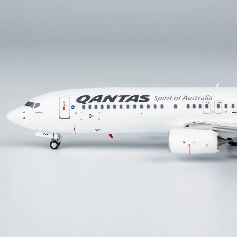 Ng Models 58237 1/400 Qantas 737-800/W Vh-Vzv 2Nd Qantas Boeing 737 To Wear The Split Scimitar Winglets 1