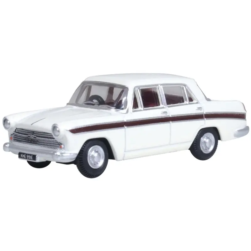 Oxford 76Acf007 1/76 Austin Cambridge Snowberry White/Embassy Maroon 1