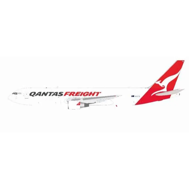 Panda Model 62519 1/400 Qantas Freight Boeing 767-300F Vh-Efr 1